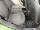室内気になる匂いはございませんが、個人差がありますので是非現車確認時にご確認いただけますと幸いでございます。