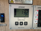 ボトロニック製バッテリーモニター!電圧、電流、残量を確認できます!