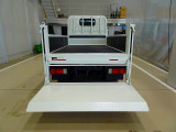 垂直パワーゲート 600kg 極東開発/V601B-1MKT2 長:85cm/有効長:75cm 幅:157cm 左右リア支柱PGスイッチ