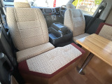 運転席助手席はダイネットシートとしてお使いいただけます!