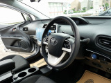車検令和10年9月までのプリウスEが入庫しました!!装備充実当社にてケンウッド8インチフローティングナビフルセグTV取り付け/バックカメラ/純正ドライブレコーダー装備済み