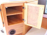 大容量♪使い方いろいろ♪リアエントリー入口左側収納BOX(写真オープン時)