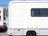 しかも1つは新品交換済み♪大容量サブバッテリー♪100Ah(アンペア)ディープサイクルバッテリー!!!