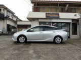 納車整備では、エンジンオイル、ドレンP/K、エレメント交換他油種類の交換などを行いお引渡しさせて頂きます。お車購入が初めてのお客様も自動車販売歴20年のベテランスタッフがすべて対応させて頂きます。