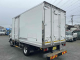 日本フルハーフ製リヤ3枚扉仕様!荷室のカギも付いております♪