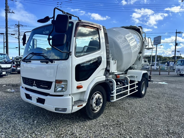 ファイター 増トンカヤバ製ミキサー車