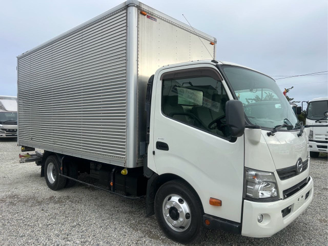 デュトロ  3t バン バックカメラ ETC