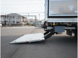 ★パワーゲート寸法:縦1,570mm 横2,200mm★