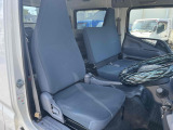 車内シート、大きな破れなし。