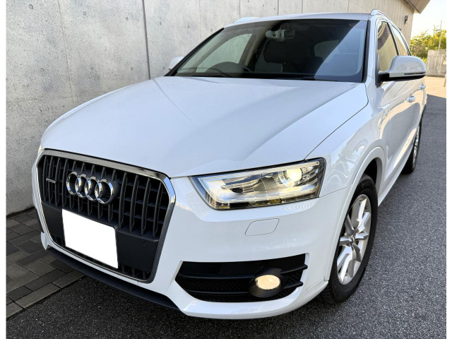 アウディ Q3 