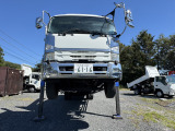 車両前面・セルフローダーハイジャッキ時:左右アウトリガー、ジャッキアップ時も設置安定しています。4段クレーン!!ラジコン付!! ☆栃木県栃木市☆トラックダンプ専門ハイトレーディングからお届けいたします!!