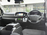 あとスーパーGLは運転席と助手席がしっかり独立してるから、それぞれ前後に動かしたりフルフラットにできたりするのがグッド!乗用車っぽくも使いたいならスーパーGL以上がおすすめです。