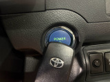 【スマートキー】 車内へのアクセス楽々、今や必須アイテムの「スマートキー」には、キー複製防止「イモビライザー」まで備わっております。