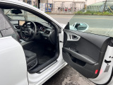 納車までの間代車が必要な方は成約後から御納車までの間、無料で代車を貸出するサービスございます(無料代車がない場合もございますので事前にお申し付けください)また当社指定のレンタカーをご用意する事も可能です