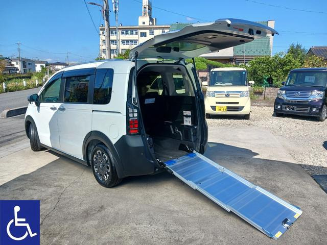 フリード 1.5 クロスター スロープ ホンダセンシング 福祉車両 介護車両
