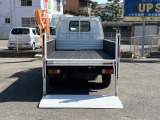 荷台は木製ですが、プラス11万円で鉄板をはれます。