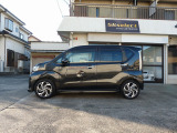 納車整備では、エンジンオイル、ドレンP/K、エレメント交換他油種類の交換などを行いお引渡しさせて頂きます。お車購入が初めてのお客様も自動車販売歴20年のベテランスタッフがすべて対応させて頂きます。