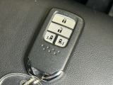 【スマートキー】 車内へのアクセス楽々、今や必須アイテムの「スマートキー」には、キー複製防止「イモビライザー」まで備わっております。