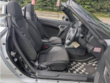 運転席シートアングルです。サイドスレも最小限。