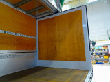 荷台内寸:622&times;241&times;244 トランテックス/W011E93-03 リア観音扉 落とし込みフック5対 左右セイコーラック ラッシングレール2段(58cm/140cm)/ベルト1個 荷室灯3個