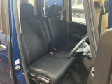 運転席シート廻りは使用感も少なく、良好な状態となっています。丁寧に使われていたことがよくわかりますね。