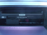 CD,DVD,SDカードスロットル。