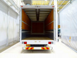 荷台内寸:622&times;241&times;244 トランテックス/W011E93-03 リア観音扉 落とし込みフック5対 左右セイコーラック ラッシングレール2段(58cm/140cm)/ベルト1個 荷室灯3個