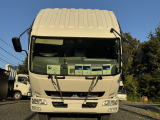 キャビン屋根:キャビン屋根に目立つ凹凸や傷無しです。比較的状態の良い外装をしています。フロントガラスにヒビ割れ無し!ダッシュボードには取扱書を並べています。栃木県栃木市ハイトレーディング