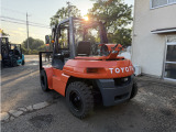 トヨタL&F エンジンフォークリフト 6トン 3m LPG&ガソリン切替式