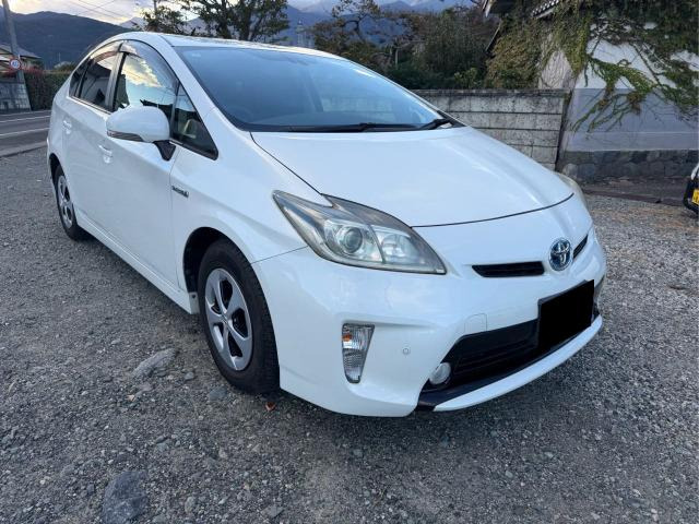 プリウス 1.8 L ナビバックカメラ