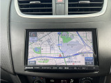 パナソニック製のナビゲーションが搭載されております。フルセグテレビやDVD再生、Bluetooth機能など様々なメディアに対応しております。ハイスペックナビゲーションです。