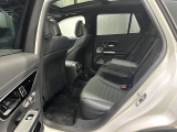 このお車は『アクティブレーンチェンジングアシスト』を搭載しています。ウインカーを2秒以上点滅させると、行き先の車線に他車両がいないことを確かめた上で、自動的に車線変更が行われる機能です。