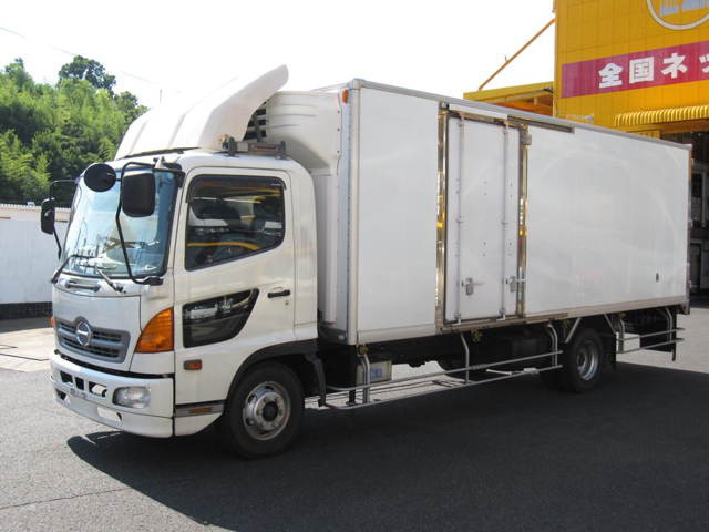 中古車 日野 レンジャープロ 4t 冷蔵冷凍車 ベッドレス 横ドア付 の中古車詳細 386 000km ホワイト 長崎県 242万円 中古 車情報 中古車検索なら 車選びドットコム 車選び Com