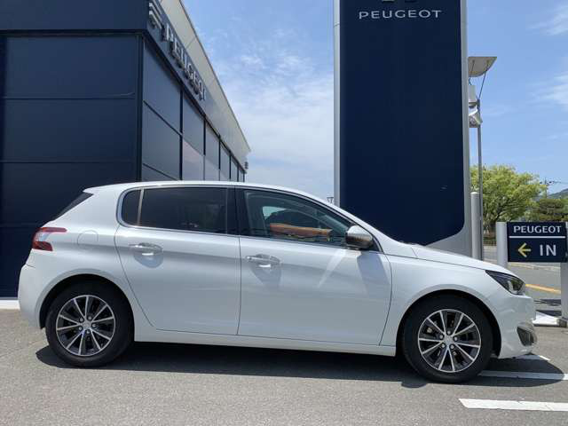 中古車 プジョー 308 アリュール の中古車詳細 25 000km ホワイト 山口県 98万円 中古車情報 中古車検索なら 車 選びドットコム 車選び Com