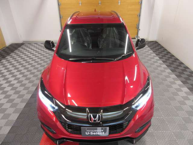 中古車 ホンダ ヴェゼル 1 5 ハイブリッド Rs ホンダセンシング の中古車詳細 登録済未使用車 5km走行 レッドメタリック 愛知県 264 9万円 中古車情報 中古車検索なら 車選びドットコム 車選び Com
