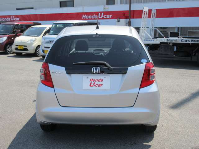 中古車 ホンダ フィット 1 3 G の中古車詳細 92 000km シルバー 島根県 24万円 中古車情報 中古車検索なら 車選びドットコム 車選び Com