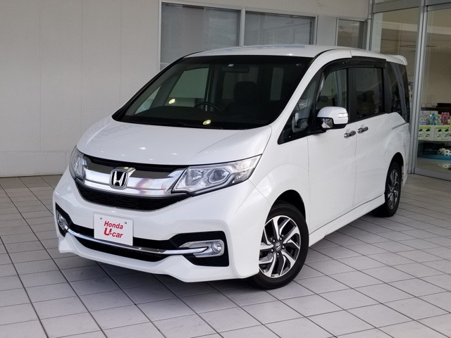 中古車 ホンダ ステップワゴン 1 5 スパーダ 4wd の中古車詳細 66 000km ホワイトパール 岐阜県 187万円 中古車情報 中古車検索なら 車選びドットコム 車選び Com