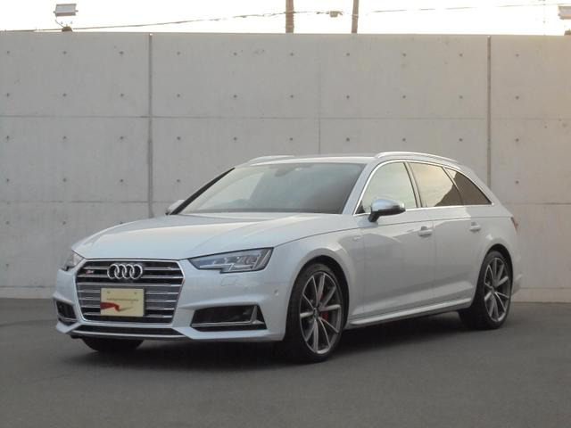 中古車 アウディ S4アバント 3 0 4wd 28 000km ホワイト 大阪府 573万円 中古車情報 中古車検索なら 車 選びドットコム