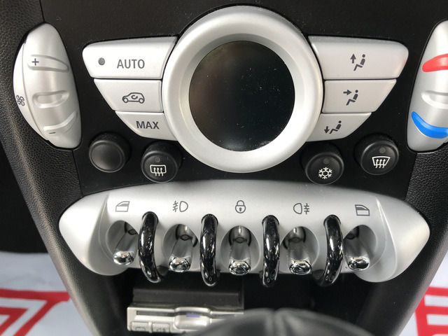 中古車 Bmw ミニ 50 カムデン クーパー の中古車詳細 84 000km ホワイトシルバーメタリック 青森県 75万円 中古車情報 中古車検索なら 車選びドットコム 車選び Com