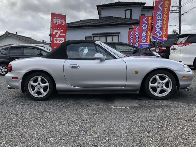 中古車 マツダ ロードスター 1 8 Rs の中古車詳細 56 000km シルバー 新潟県 59 8万円 中古車情報 中古車検索なら 車 選びドットコム 車選び Com