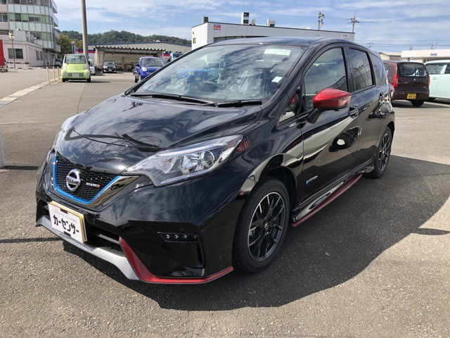 中古車 日産 ノート 1 2 E Power Nismo の中古車詳細 登録済未使用車 23km ブラック 福井県 248 6万円 中古 車情報 中古車検索なら 車選びドットコム 車選び Com