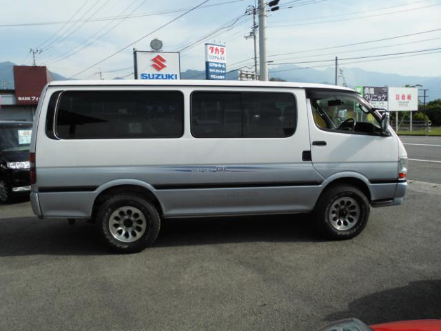 中古車 トヨタ ハイエースバン スーパーgl ロング 4wd 8人乗り の中古車詳細 162 000km ホワイトツートン 愛媛県 119 8万円 中古車情報 中古車検索なら 車選びドットコム 車選び Com