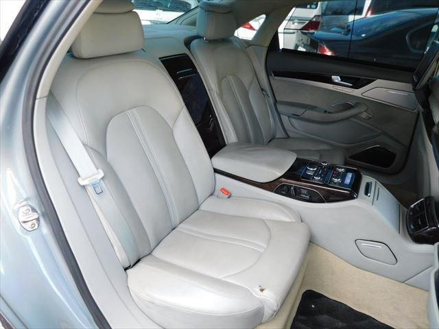 中古車 アウディ A8 L 4 2 Fsi クワトロ 4wd 後席モニターサンルーフクルーズコントロー の中古車詳細 2 000km ガンメタリック 栃木県 105 8万円 中古車情報 中古車検索なら 車選びドットコム 車選び Com