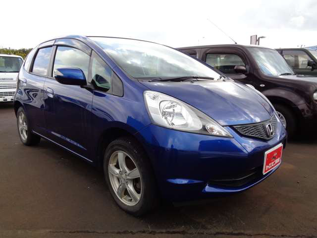 中古車 ホンダ フィット 1 3 G 4wd の中古車詳細 43 000km ブルー 新潟県 59万円 中古車情報 中古車検索なら 車選びドットコム 車選び Com