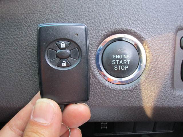 中古車 トヨタ マークxジオ 2 4 240g 4wd の中古車詳細 54 000km パール 青森県 65万円 中古車情報 中古車 検索なら 車選びドットコム 車選び Com