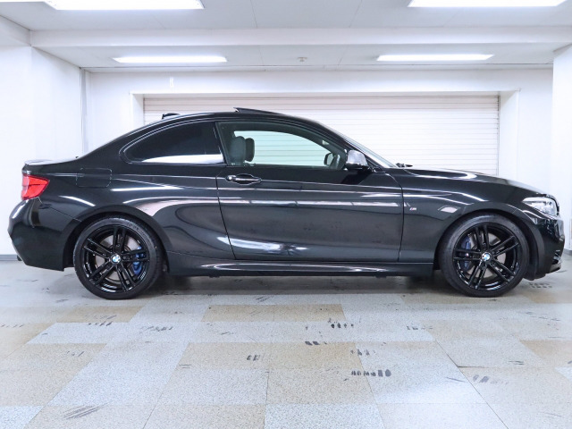 中古車 Bmw M240iクーペ の中古車詳細 10 000km クロ 東京都 458万円 中古車情報 中古車検索なら 車選びドットコム 車選び Com