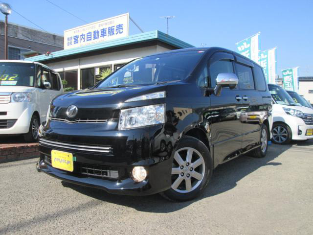 中古車 トヨタ ヴォクシー 2 0 Zs 煌ii の中古車詳細 47 546km 黒 愛媛県 105万円 中古車情報 中古車検索なら 車選びドットコム 車選び Com