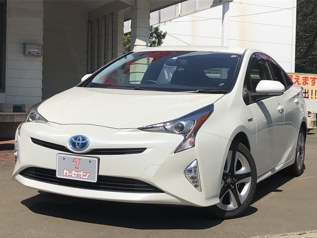 中古車 トヨタ プリウス 1 8 S ツーリングセレクション 4wd ナビ の中古車詳細 77 981km 070 ホワイトパールクリスタルシャイン 秋田県 174万円 中古車情報 中古車検索なら 車選びドットコム 車選び Com