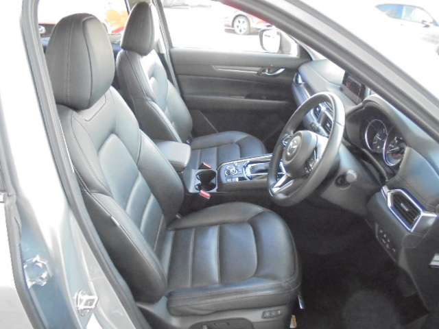 中古車 マツダ Cx 5 2 2 Xd Lパッケージ 4wd の中古車詳細 40 000km シルバーメタリック 山梨県 224 8万円 中古車情報 中古車検索なら 車選びドットコム 車選び Com