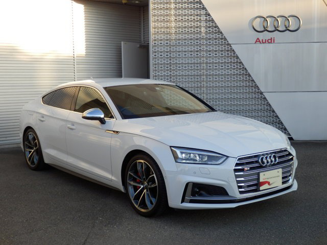 中古車 アウディ S5スポーツバック 3 0 4wd の中古車詳細 22 000km ホワイト 大阪府 653万円 中古車情報 中古車 検索なら 車選びドットコム 車選び Com